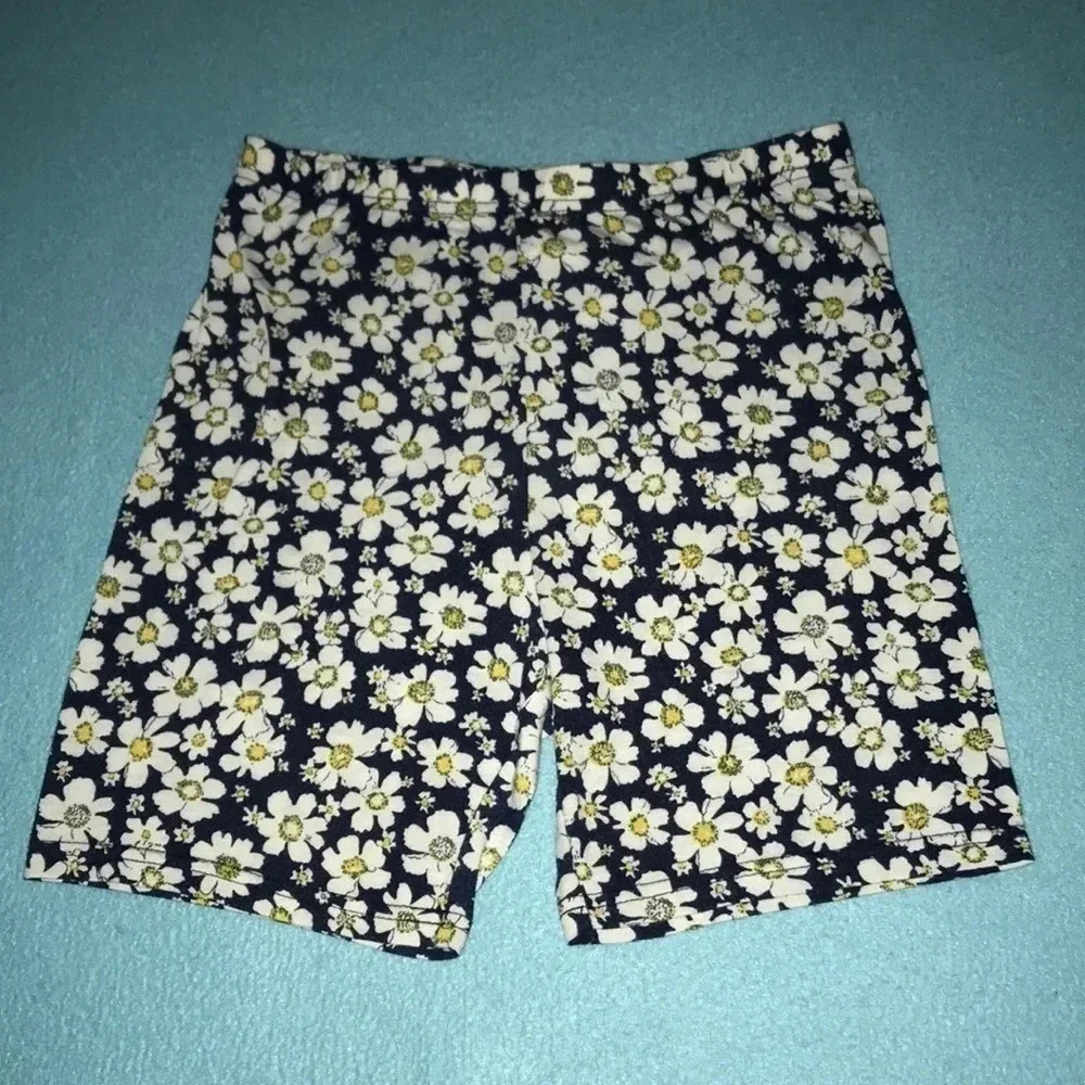 SHEIN floral daisy print pull on stretchy shorts size M Host Pick🎉🎉🎉